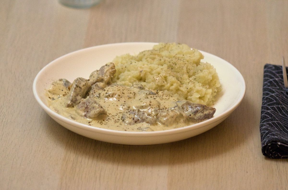 Ternera a la Stroganov